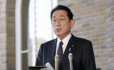 Прем'єр-міністр Японії прибув в Україну з офіційним візитом