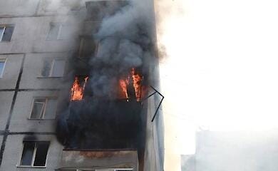 Российская ракета попала в многоэтажку в Запорожье
