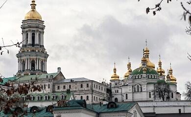 УПЦ МП почала виселятися з Лаври
