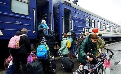Мешканців Херсона закликають евакуюватися в безпечніші регіони