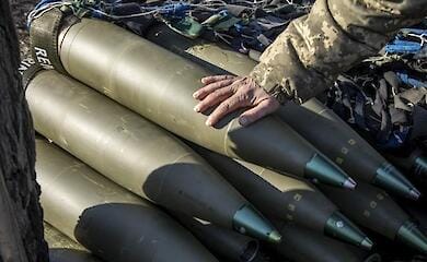 СМИ сообщают о том, что Болгария собирается продать Украине через посредников большое количество боеприпасов