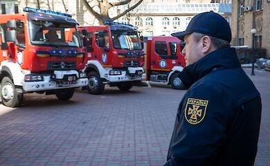 Киев получил от партнеров четыре новых современных пожарных авто