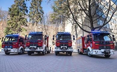 Киев получил от партнеров четыре новых современных пожарных авто