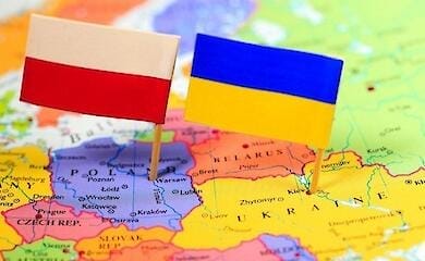 Стало відомо, яка кількість поляків позитивно оцінюють відносини Польщі з Україною