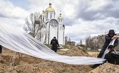 У Бучі виявили 15 місць масового поховання