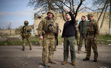 Зеленский посетил передовые позиции в Авдеевке