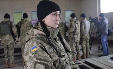 В сухопутных войсках ВСУ служит почти 3,8 тысяч женщин-офицеров