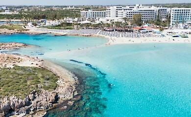 Українські біженці на Кіпрі будуть змушені покинути місця тимчасового проживання