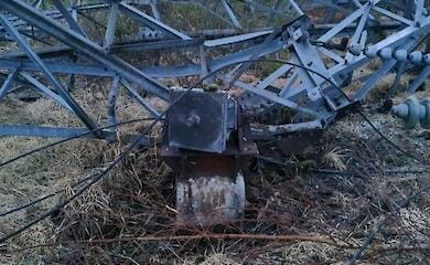 У Ленінградській області хтось підірвав опору лінії електропередач