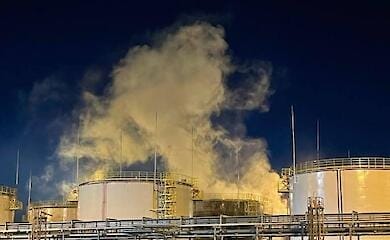 На Кубани загорелся нефтезавод из-за попадания беспилотника