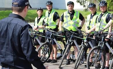 На улицы столицы вернули велопатруль и конную полицию