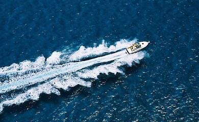 Київська адміністрація заборонила кататися на човнах або катерах водоймами столиці