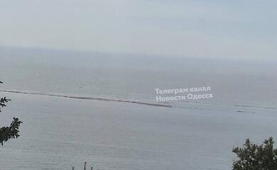 "Це диван! А там чийсь будинок плаває". Одесити продовжують фіксувати наслідки теракту на Каховській ГЕС