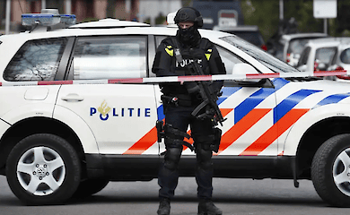 У Гаазі напали на посольство Білорусі