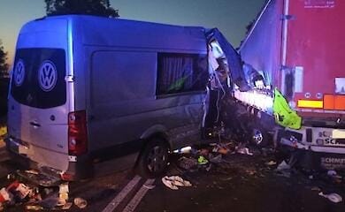 У Польщі автобус з українцями врізався у вантажівку