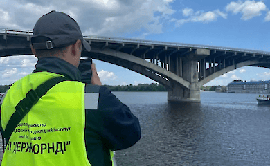 У Києві два мости визнано такими, що в будь-який момент можуть упасти