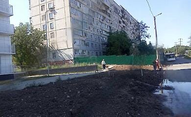 В окупованому Маріуполі вулицю заливає каналізаційними відходами