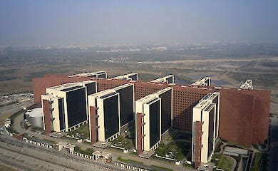 В Индии построено крупнейшее в мире офисное здание, размером превосходящее Пентагон