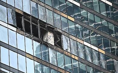 Москву снова атаковали дроны: один из беспилотников попал в башню Москва-Сити