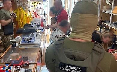В Одесі СБУ затримала чиновника за "відкати" на ремонтах казарм ЗСУ (фото)