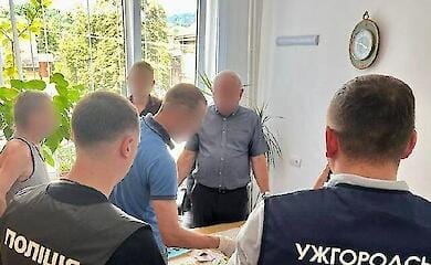 На Закарпатті затримали голову військмедкомісії за хабарі