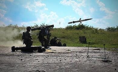 ВСУ уничтожили вражеский вертолет с помощью шведского RBS-70 (видео)