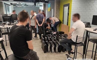 В Харькове киберполиция прекратила деятельность мошеннического саІІ-центра (фото)