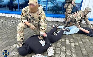 СБУ задержала банду "оборотней", покинувших ряды ВСУ для занятия рэкетом (фото)