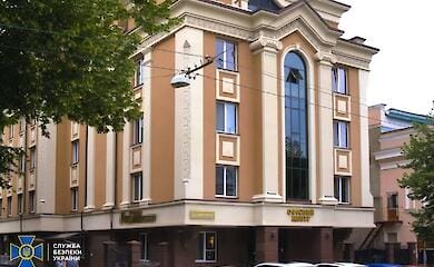 Багато нерухомості та землі: на Полтавщині арештували майно російського генерала