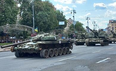 На Хрещатику проходить парад знищеної російської техніки (фото, відео)