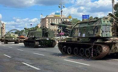 На Хрещатику проходить парад знищеної російської техніки (фото, відео)