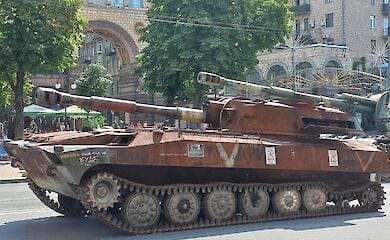 На Хрещатику проходить парад знищеної російської техніки (фото, відео)