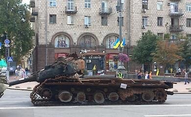 На Хрещатику проходить парад знищеної російської техніки (фото, відео)