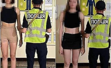 Поліція Києва затримала порушниць, що танцювали на могилах військовослужбовців