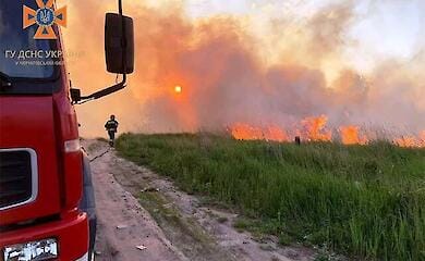 Унаслідок пожеж сухої трави на Чернігівщині від опіків загинув чоловік