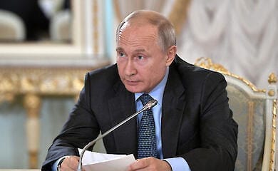 Путин поручил использовать труд детей, чтобы справиться с «кадровым голодом» в экономике - СМИ