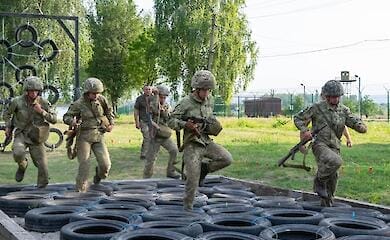 Курсанты пограничники доказали право носить зеленые береты (фоторепортаж)