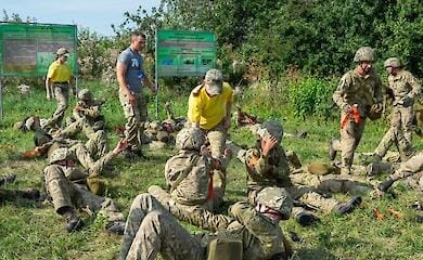 Курсанты пограничники доказали право носить зеленые береты (фоторепортаж)