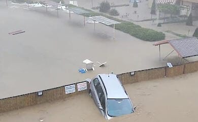 У Болгарії потужні повені, є загиблі (відео, фото)