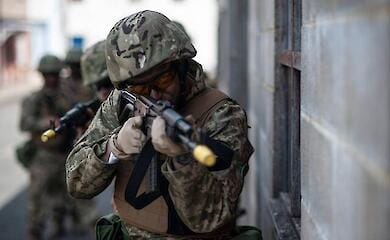 Росіяни передислоковують сили на фронті - британська розвідка