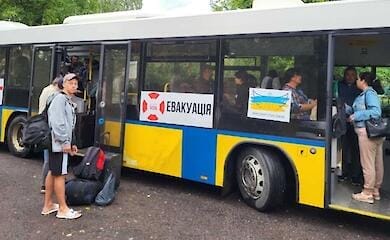 В Харьковской области эвакуировали более 2 000 человек, среди них 350 детей