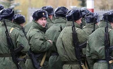 На Донеччині окупанти під час "виборів" роздавали повістки