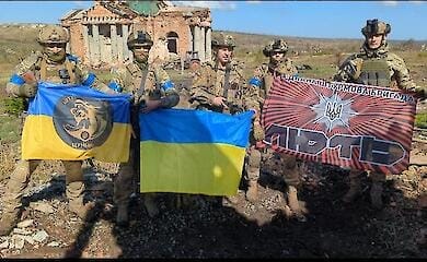 Воїни бригади "Лють" повернули український прапор у звільнену Кліщіївку (відео)