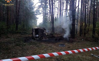 В лісах Київщини автомобіль підірвався на міні, водій загинув