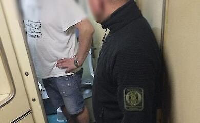 Нарушитель прятался от пограничного контроля в туалете поезда