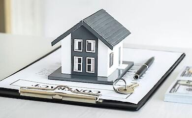 На що варто звернути увагу при купівлі будинку