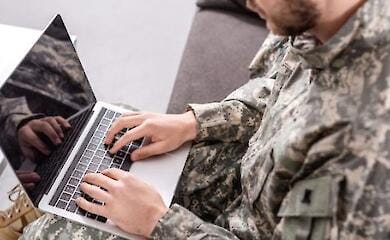 Трудоустройство и обучение ветеранов и ветеранок: наиболее доступные возможности