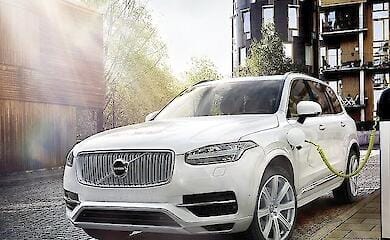 Шведська автомобільна компанія Volvo відключила російських дилерів і власників авто від програмного забезпечення 