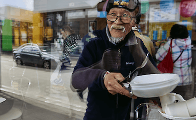 В Харькове японский волонтер Фуминори Цучико отпраздновал свой день рождения