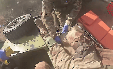 Опубликованы кадры эвакуации раненого воина бригады "Червона калина"